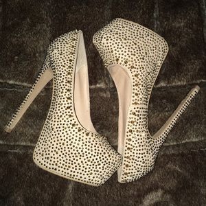 Steve Madden Gold Platform Pump